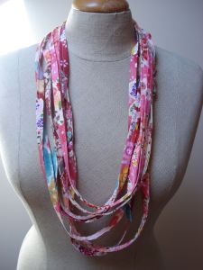 Objets de parure en tissu Objets de parure en tissu